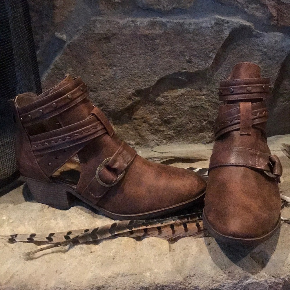 Sugar brand cognac colored booties, brand new